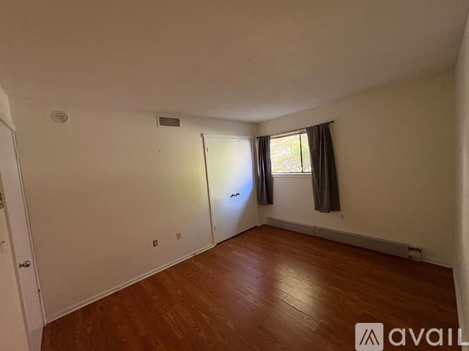 Avon Apartment: 54 Great Meadow Ln