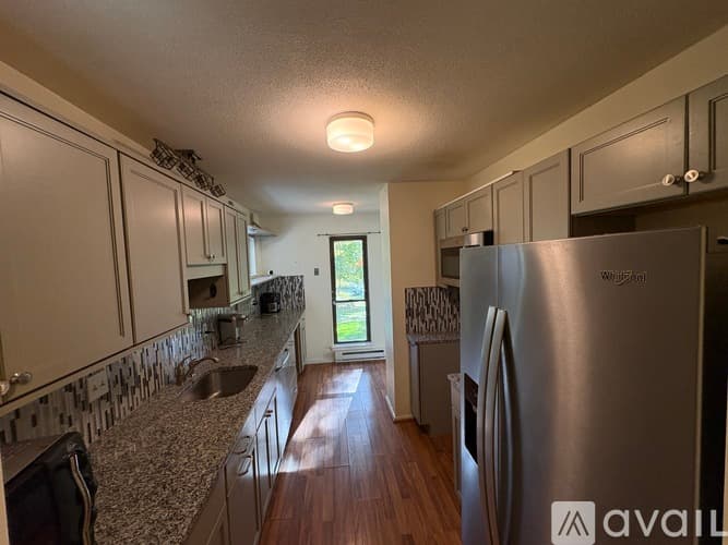 Avon Apartment: 54 Great Meadow Ln
