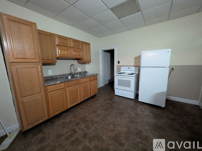 Lebanon Apartment: 501 North 8th Street
