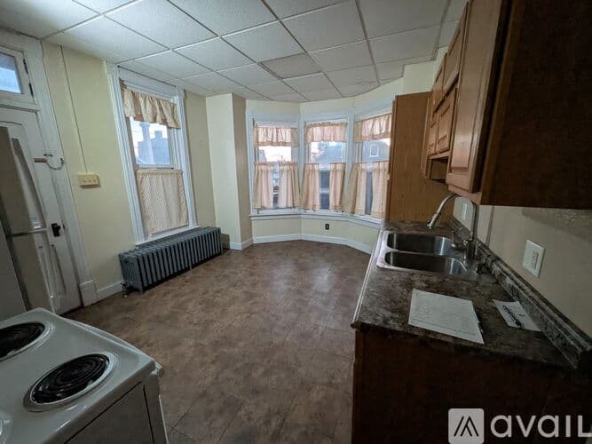 Lebanon Apartment: 501 North 8th Street