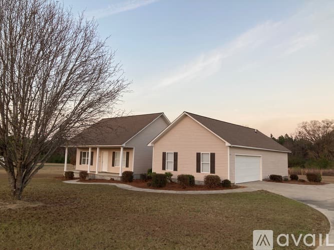 Dublin House: 990 Scotland Rd