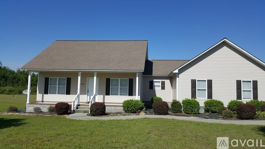 Dublin House: 990 Scotland Rd