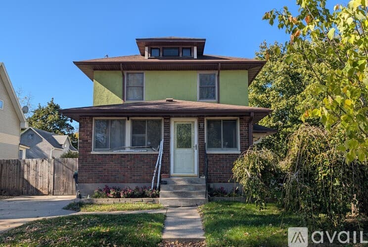 La Crosse House: 1246 Johnson Street