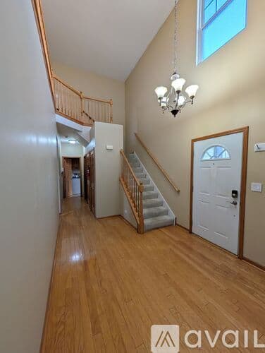 North Aurora House: 707 Thompson Avenue