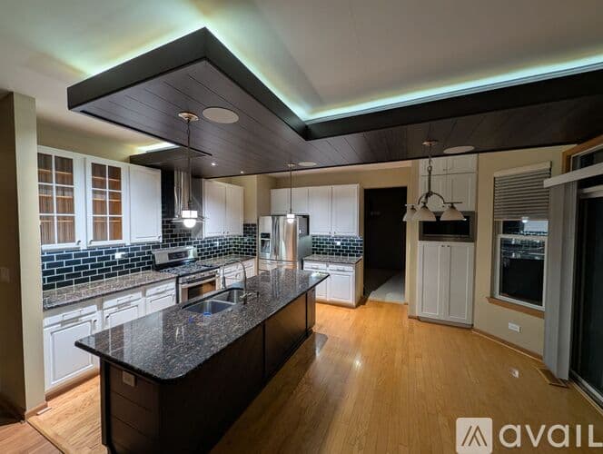 North Aurora House: 707 Thompson Avenue
