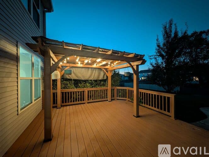 North Aurora House: 707 Thompson Avenue