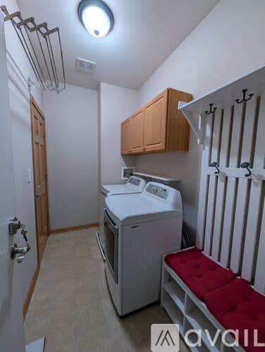 North Aurora House: 707 Thompson Avenue