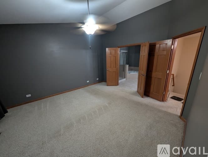 North Aurora House: 707 Thompson Avenue