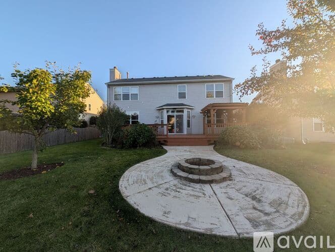 North Aurora House: 707 Thompson Avenue