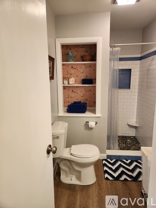 Middletown Apartment: 130 Reservoir Road