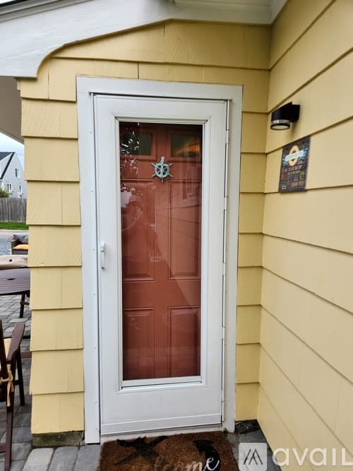 Middletown Apartment: 130 Reservoir Road