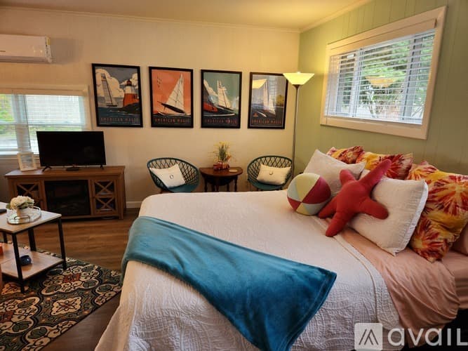 Middletown Apartment: 130 Reservoir Road