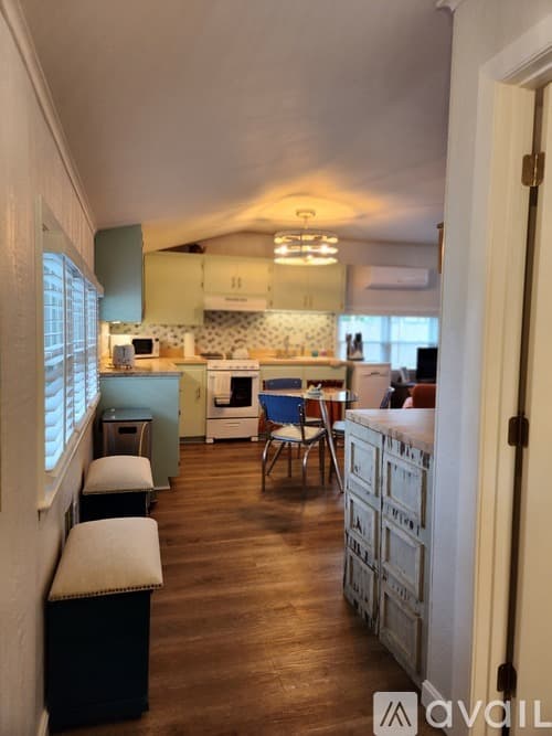 Middletown Apartment: 130 Reservoir Road