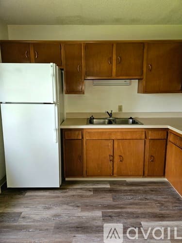 Cambridge Springs Apartment: 430 Spring Street