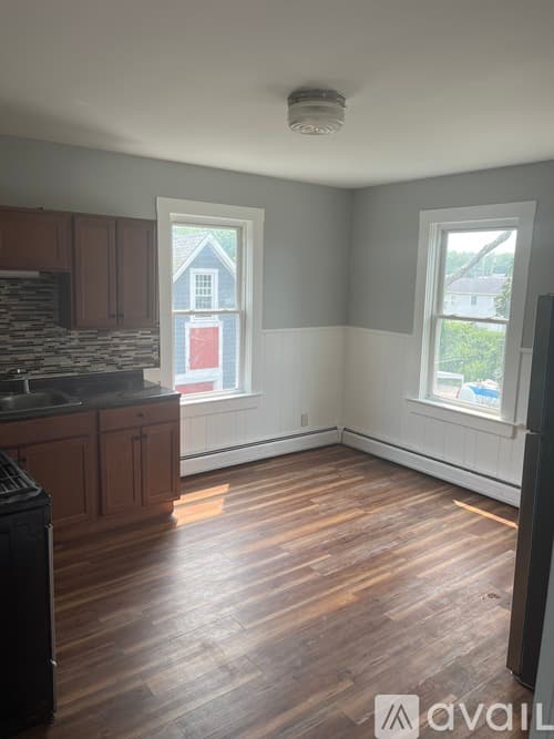 Taunton Apartment: 74 Linden Street