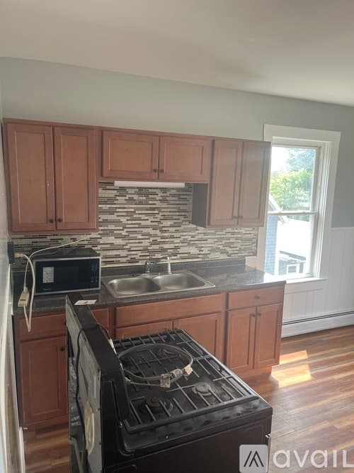 Taunton Apartment: 74 Linden Street