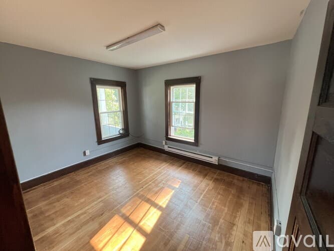 Putnam Apartment: 67 Walnut Street