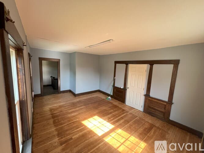 Putnam Apartment: 67 Walnut Street