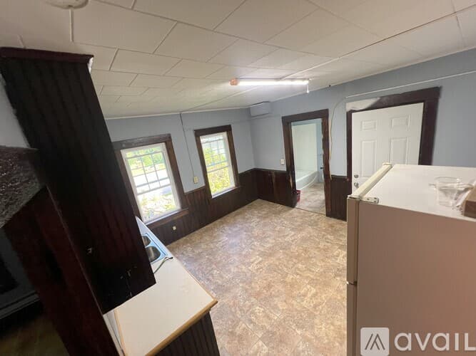 Putnam Apartment: 67 Walnut Street