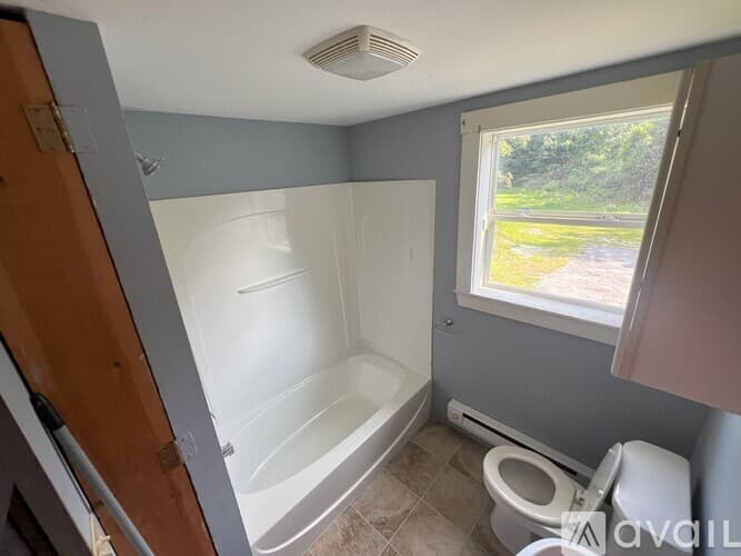 Putnam Apartment: 67 Walnut Street
