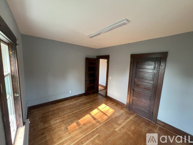 Putnam Apartment: 67 Walnut Street