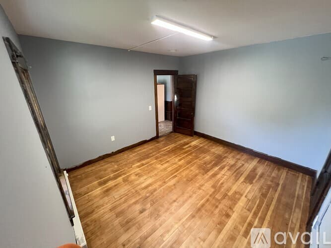 Putnam Apartment: 67 Walnut Street