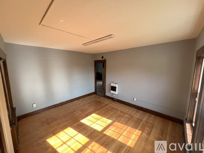 Putnam Apartment: 67 Walnut Street