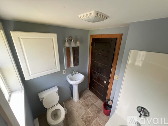 Putnam Apartment: 67 Walnut Street