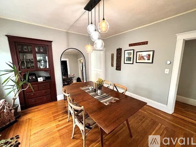 Somerville Condo: 24 Teele Ave