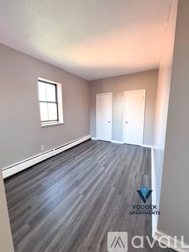 Hartford Apartment: 52 Maple Ave