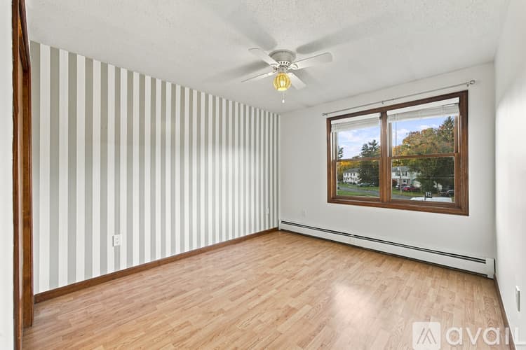 Southington Townhome: 62 Longo Drive