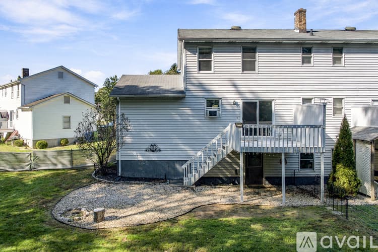 Southington Townhome: 62 Longo Drive
