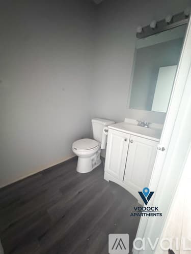 Hartford Apartment: 52 Maple Ave