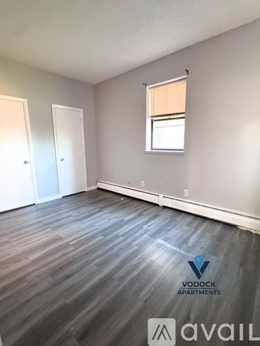 Hartford Apartment: 52 Maple Ave