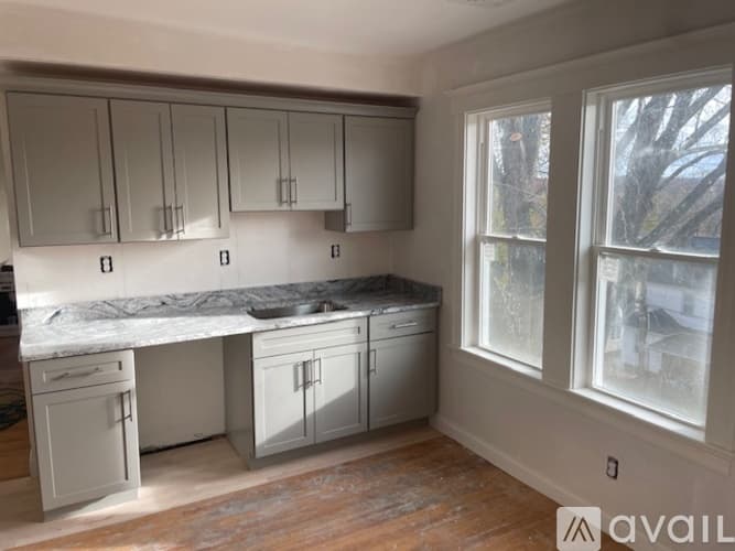 Worcester Apartment: 154 Lovell Street