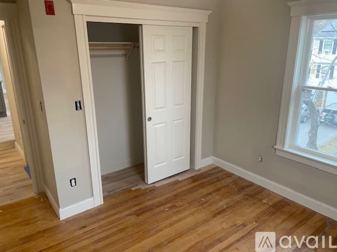 Worcester Apartment: 154 Lovell Street
