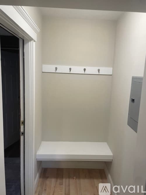 Worcester Apartment: 154 Lovell Street