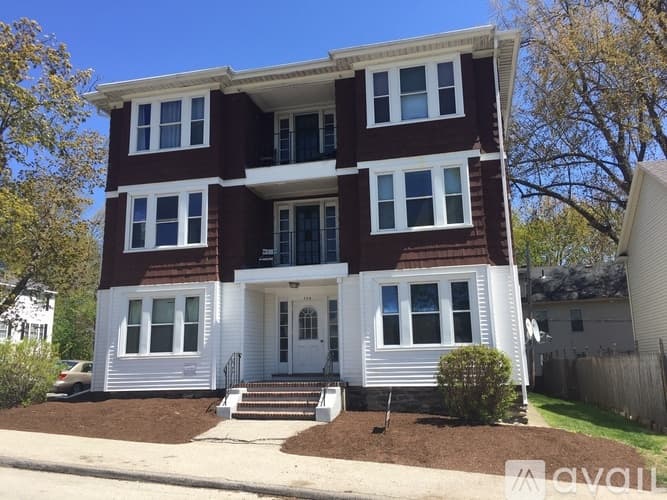 Worcester Apartment: 154 Lovell Street
