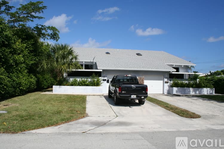 Boca Raton Townhome: 683 Dover Street