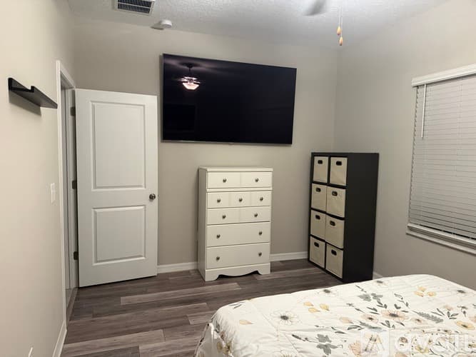 Hudson House: 14067 Weddington Terrace