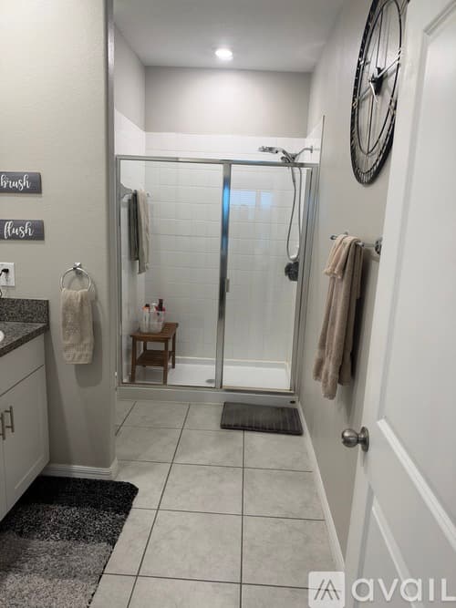 Hudson House: 14067 Weddington Terrace