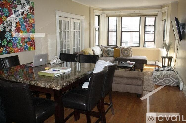 Brookline Apartment: 215 St Paul St