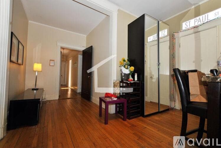 Brookline Apartment: 215 St Paul St