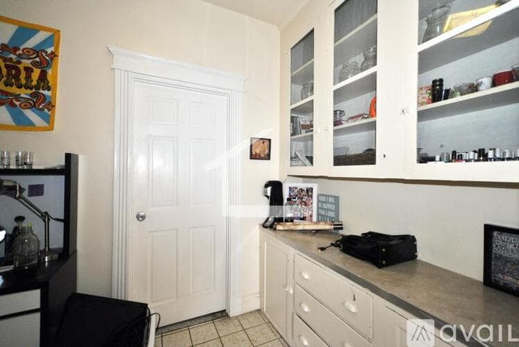 Brookline Apartment: 215 St Paul St