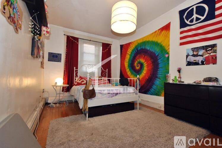 Brookline Apartment: 215 St Paul St