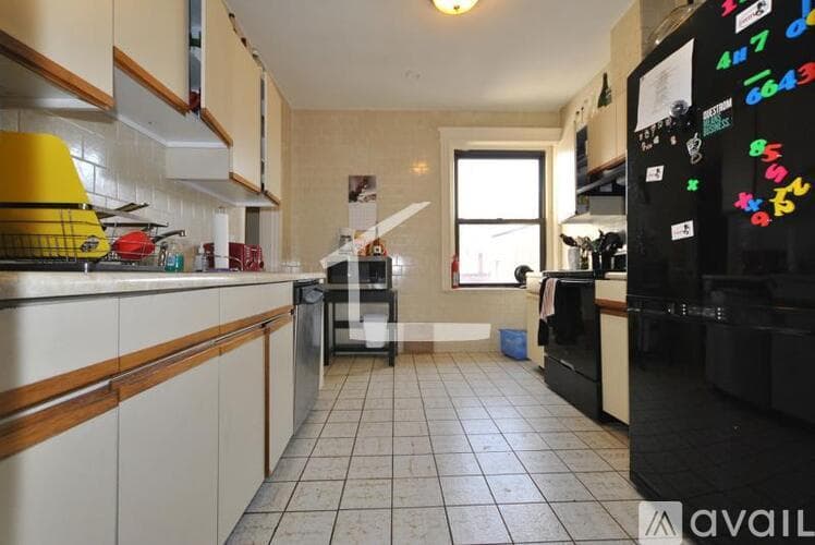 Brookline Apartment: 215 St Paul St