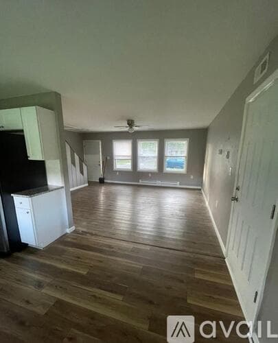 Levittown House: 42 Indian Red Rd