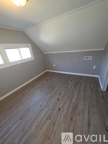 Levittown House: 42 Indian Red Rd