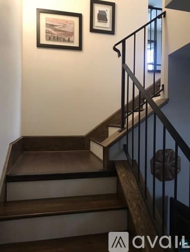 Duluth House: 5128 Glendale Street