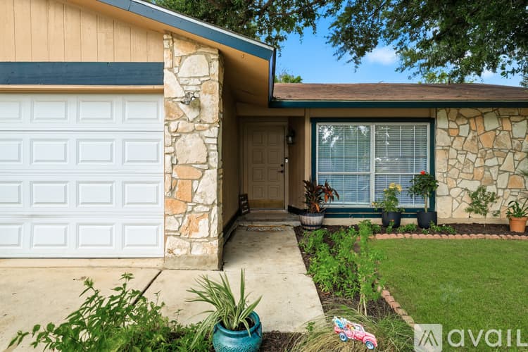San Antonio House: 5279 Charolais Dr